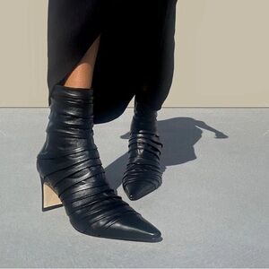 Elegant Black Leather Ankle BootsAnkle Bootd